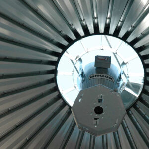 épandeur à grain vue du dessous. équipement agricole pour silos à grain pour la manutention de grain